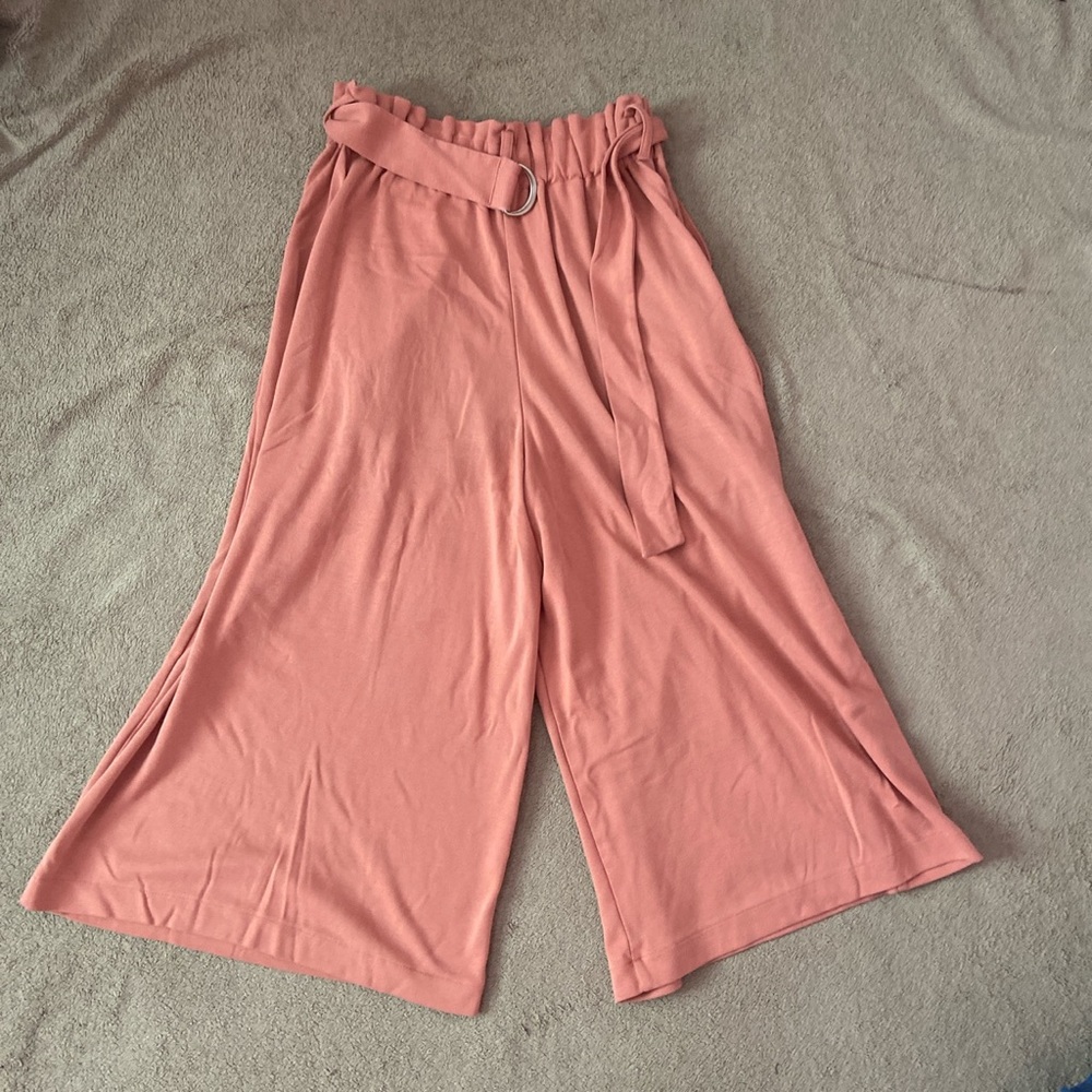 Uniqlo High Waisted Paperbag Wide Crop Pants with D Ring Belt